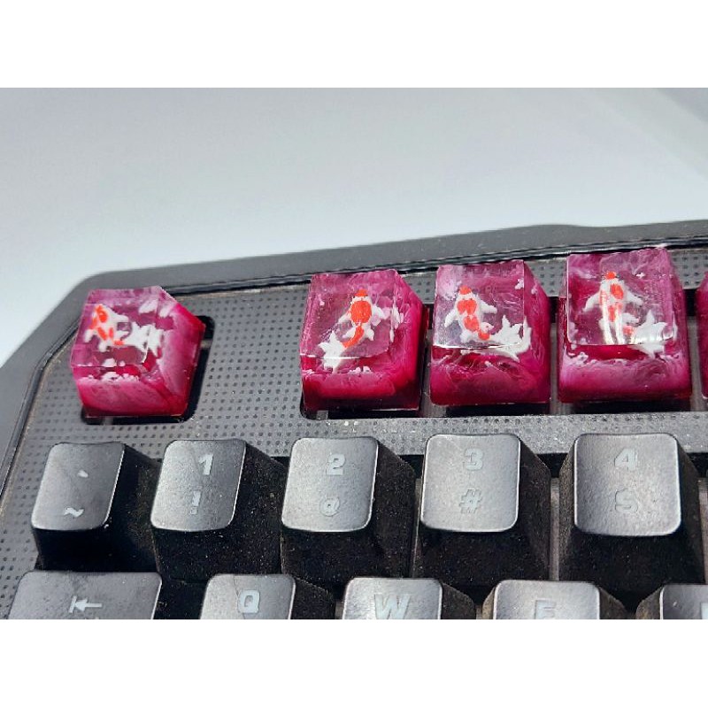 Keycap cá koi tone đỏ đô trang trí bàn phím cơ gaming
