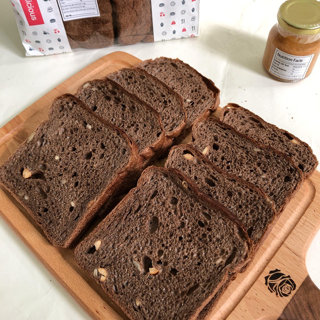 BÁNH MÌ ĐEN MIX HẠT ĐIỀU HẠT Bí HẠT HƯƠNG DƯƠNG GIẢM CÂN - DARK RYE BREAD WITH NUTS