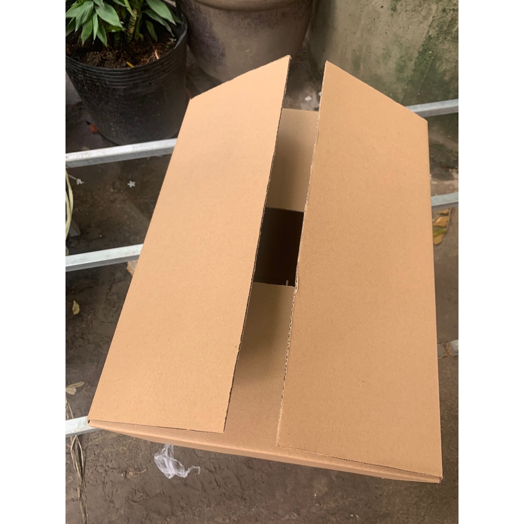 Q12 - 1 Thùng Carton Size 40x30x20 CM