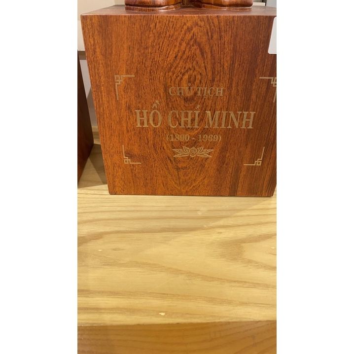 Tượng Chủ tịch Hồ Chí Minh Một Lãnh Tụ Đã Trở Thành Huyền Thoại Tôn Vinh Là Anh Hùng