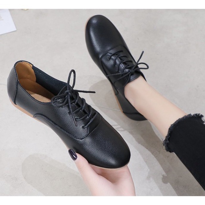 [SIÊU NHẸ_TRỢ SHIP] Giày oxford da trơn đế bệt mềm, đế ma sát tốt, cột dây, màu trắng và đen S159 | BigBuy360 - bigbuy360.vn