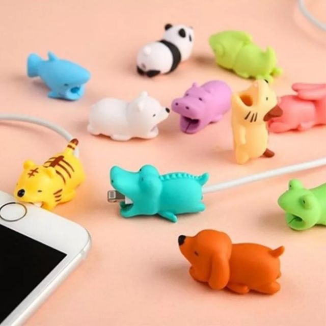 Nút gắn bảo vệ dây sạc hình thú,,,