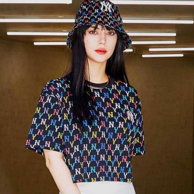 Áo thun croptop