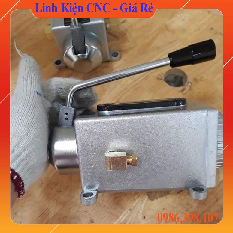 Bình Bơm Dầu Máy CNC