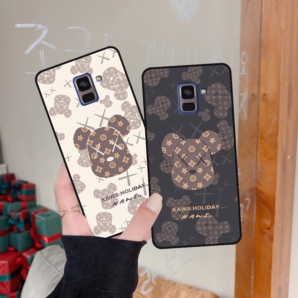 Ốp lưng Samsung A5 2018 / A8 2018 / A8 Plus / A8+ in hình họa tiết Mountain, Be@rbrick dễ thương (T13 - T18)