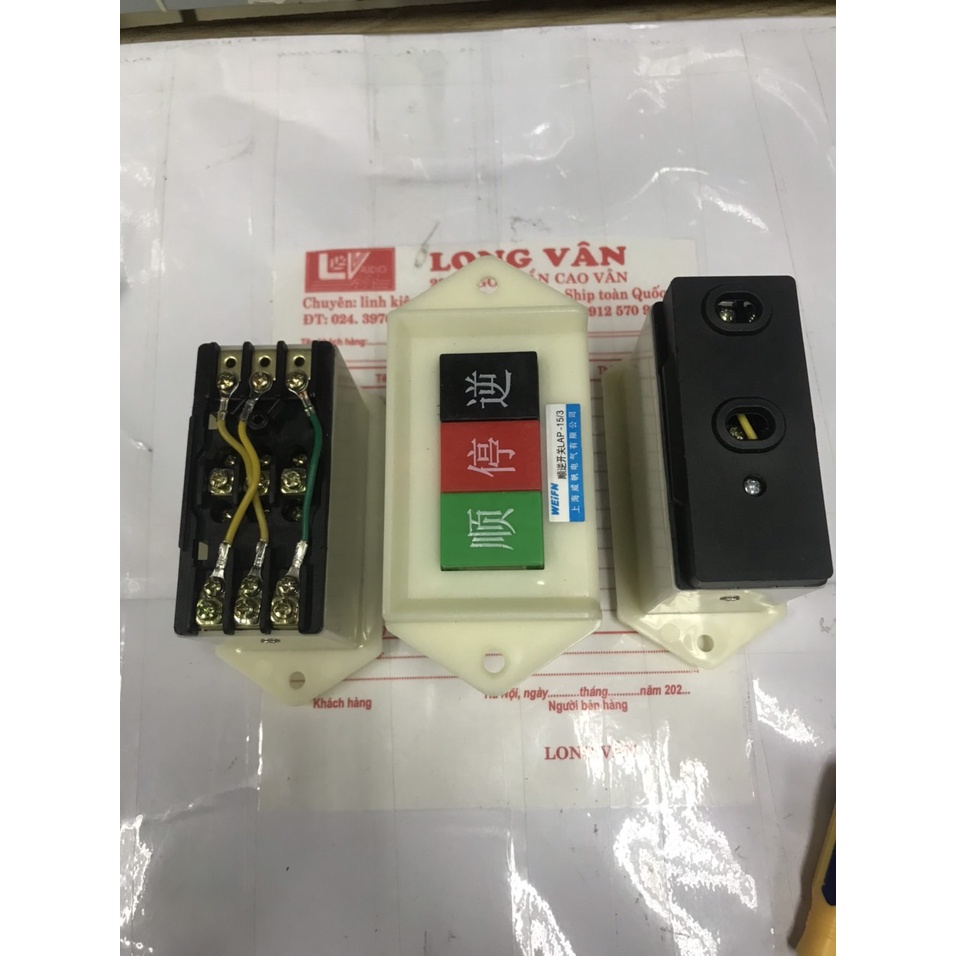 Hộp Nút Ấn 3 nút LAP-15/3
