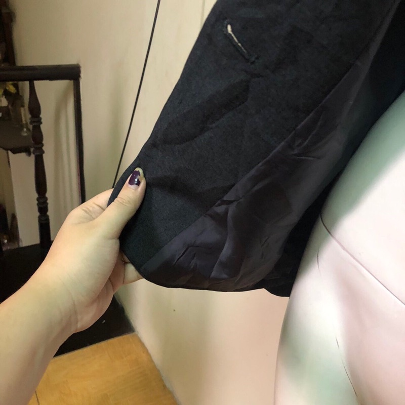 Áo khoác vest blazer đen thêu hình ong hàng si hàng 2hand
