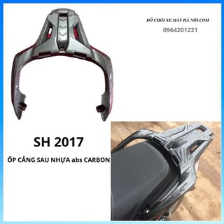 Ốp cảng sau nhựa abs cacbon cho sh 2017