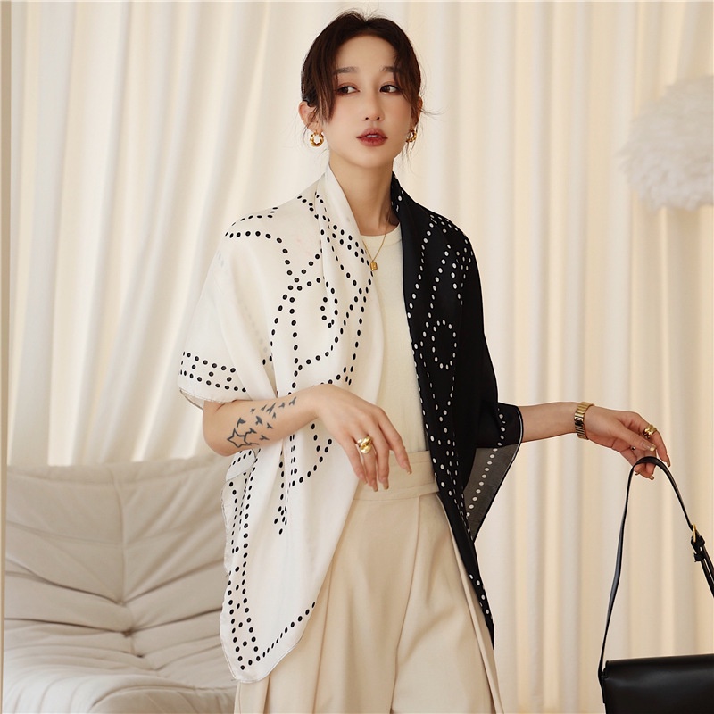 Khăn Choàng Vuông 110x110cm (43inch) Bằng Lụa Thủ Công Cho Nữ WJ1014-124