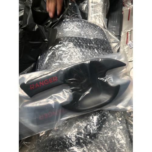 Bộ ốp tay + hõm cửa đen xe Ford Ranger