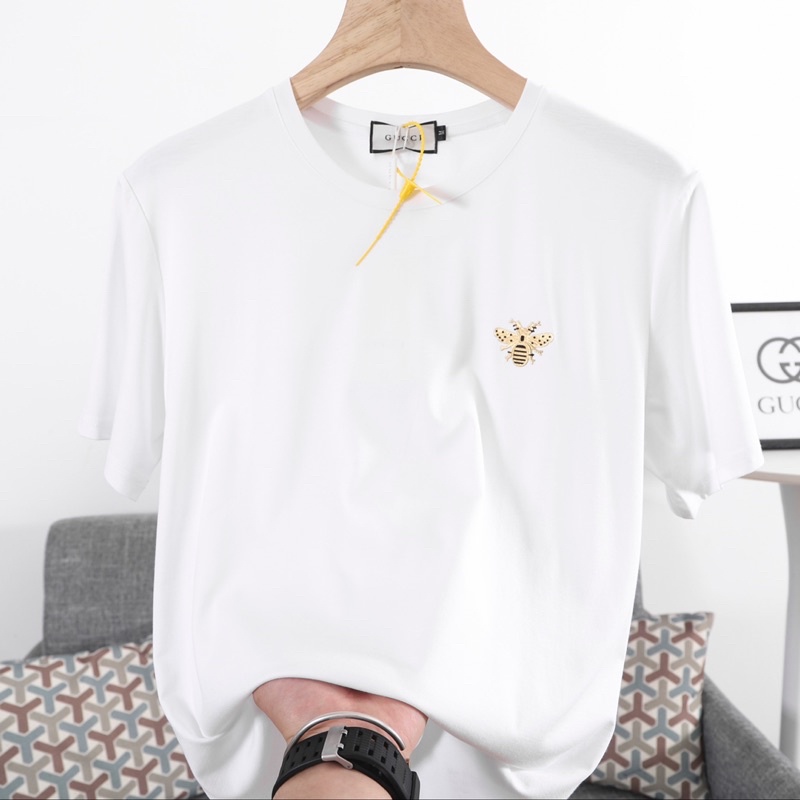 Áo thun nam tay ngắn cổ tròn có in logo con ong bên ngực trái thương hiệu Gucci GC cao cấp
