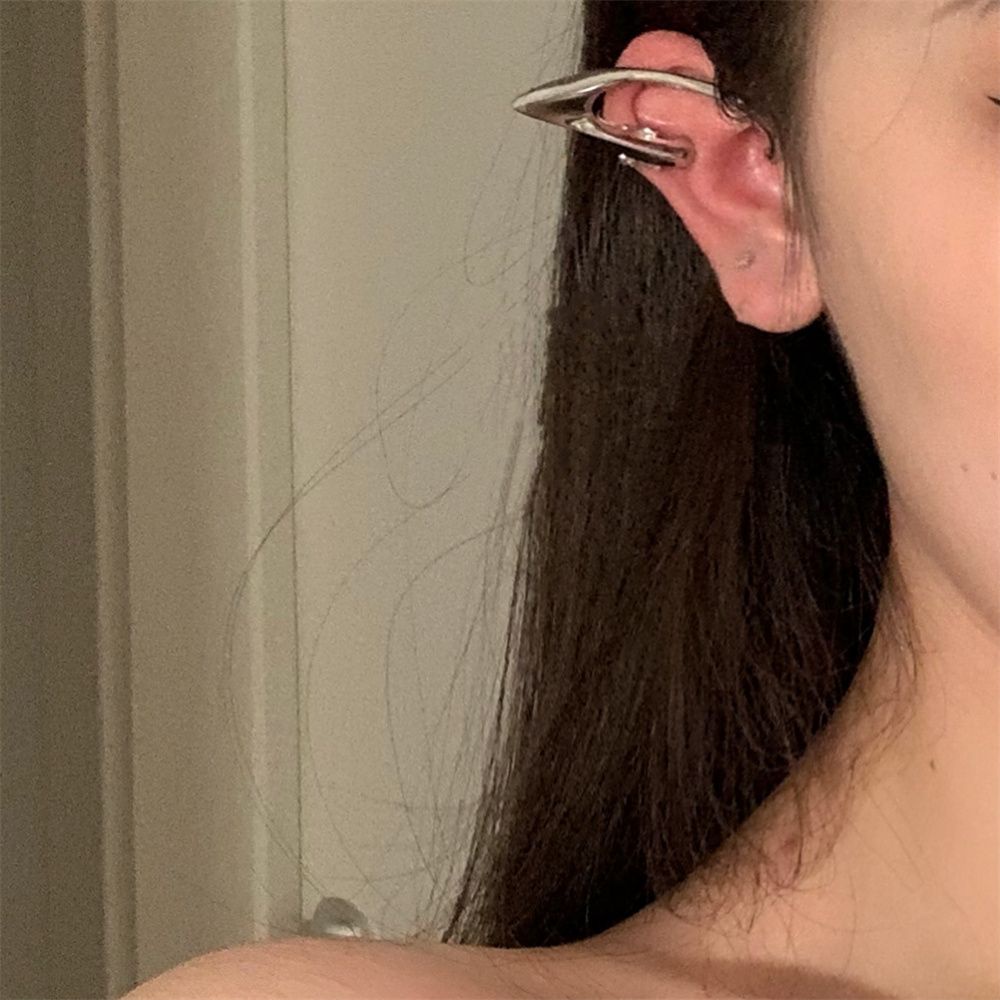 Khuyên vành tai không xỏ lỗ phong cách thời trang cho nữ