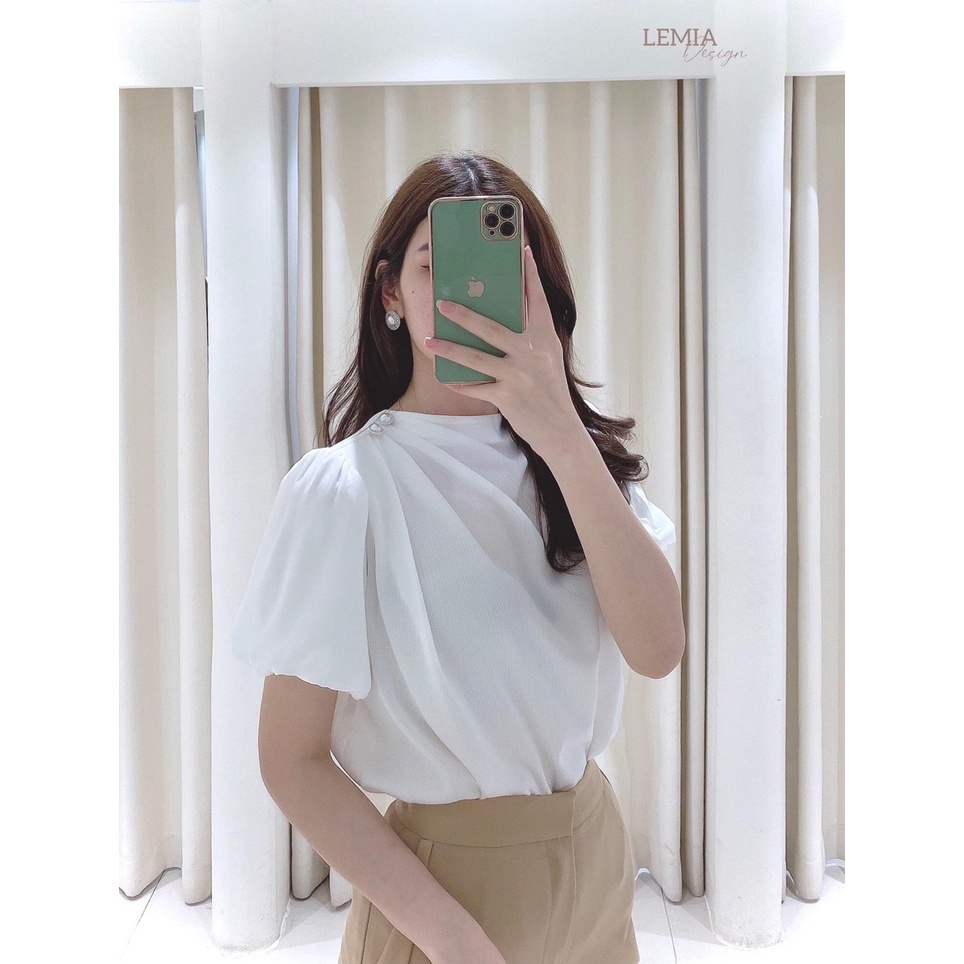Áo sơ mi công sở nữ - áo sơ mi lụa đính cúc vai xếp ly vai tay bồng ngắn tay 090