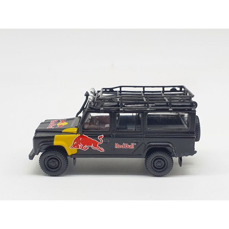 Xe Mô Hình Land Rover Defender 110 Red Bull LUKA LHD 1:64 Mini GT (Đen)