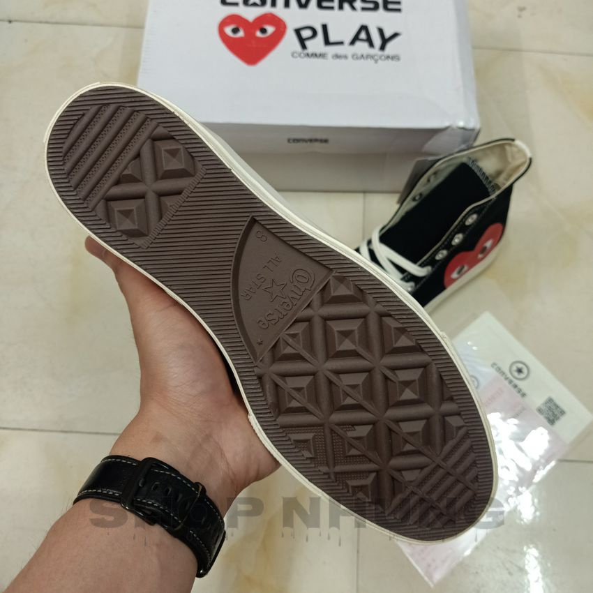 Giày converse nam nữ cdg chuck play tim màu đen cổ cao