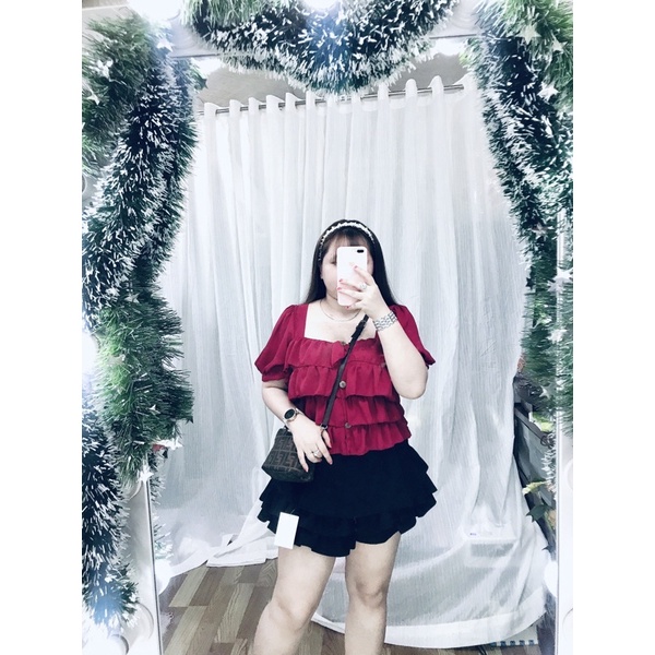 Áo 4 bèo đính nút