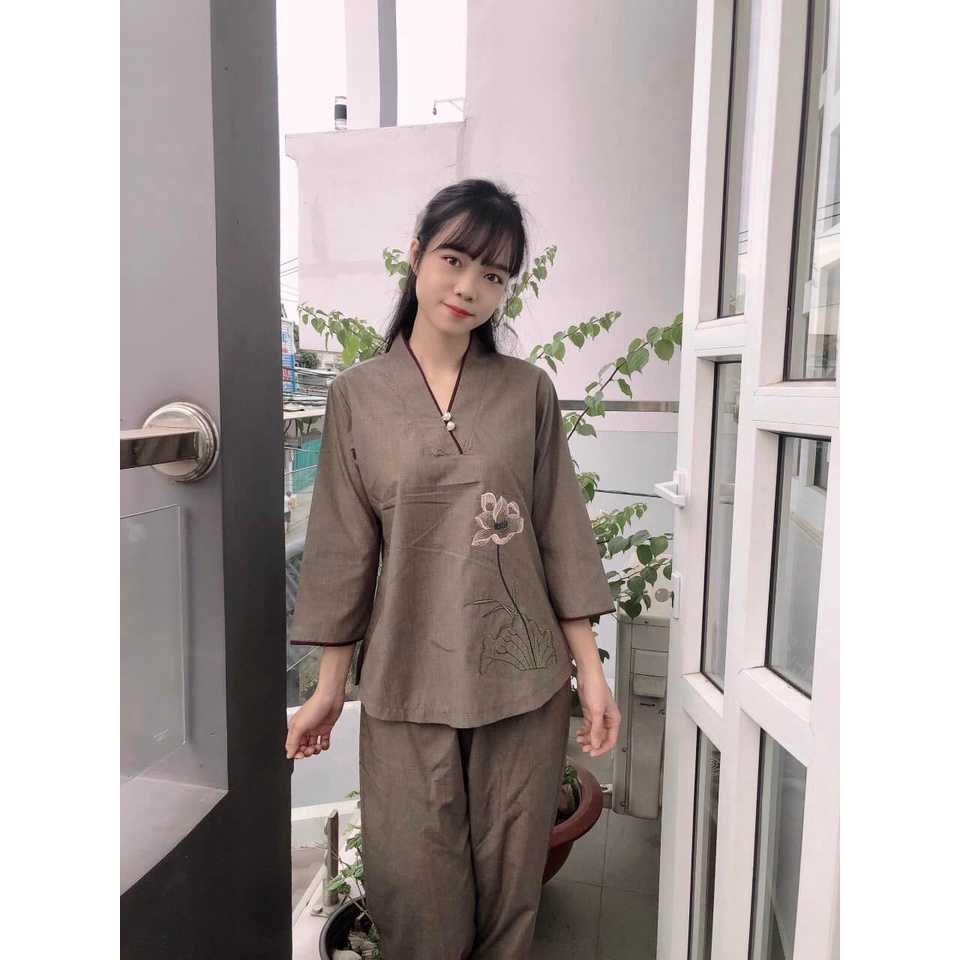 Đồ Lam Đi Chùa # Nút Ngọc Vải Đẹ Thêu Sen Tinh Tế có size 40 - 75 kí