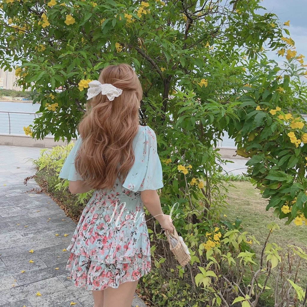 Jum cổ tim tay loe họa tiết hoa nhí xinh xắn