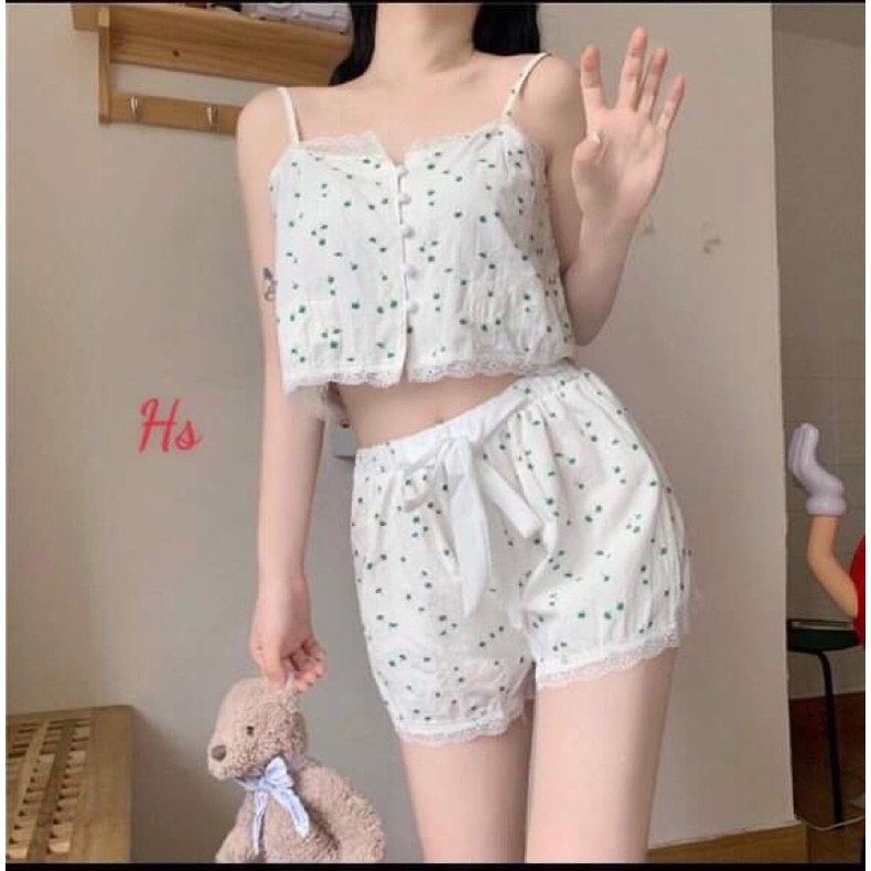 Sét đồ bộ viền ren áo 2 dây cài cúc và quần short ống rộng chun buộc nơ, hoạ tiết hoa nhí xinh xắn, có ảnh và video thật