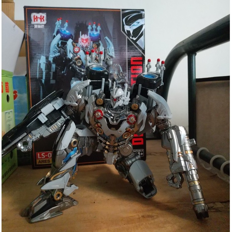 Mô hình Ares Nitrogen LS-01 Black Mamba Studio Series Transformers Oversize