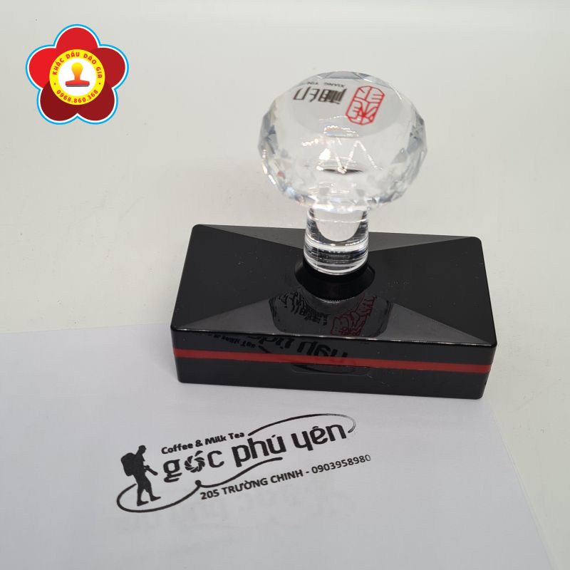 Con dấu EH2565 Mực nhanh khô. Dấu logo In lên Hộp xốp, Túi nilon PET, Giấy có bề mặt bóng. KT mặt dấu 2,5 x 6,5cm