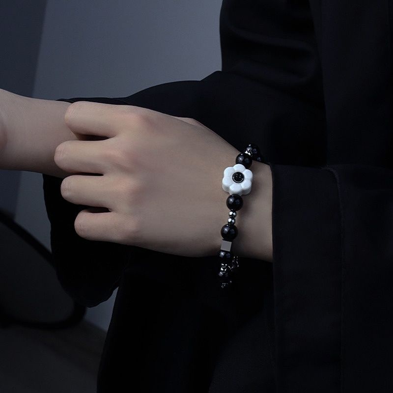 Vòng đeo tay bằng thép titan họa tiết hoa cúc nhỏ phong cách hip hop Hàn Quốc