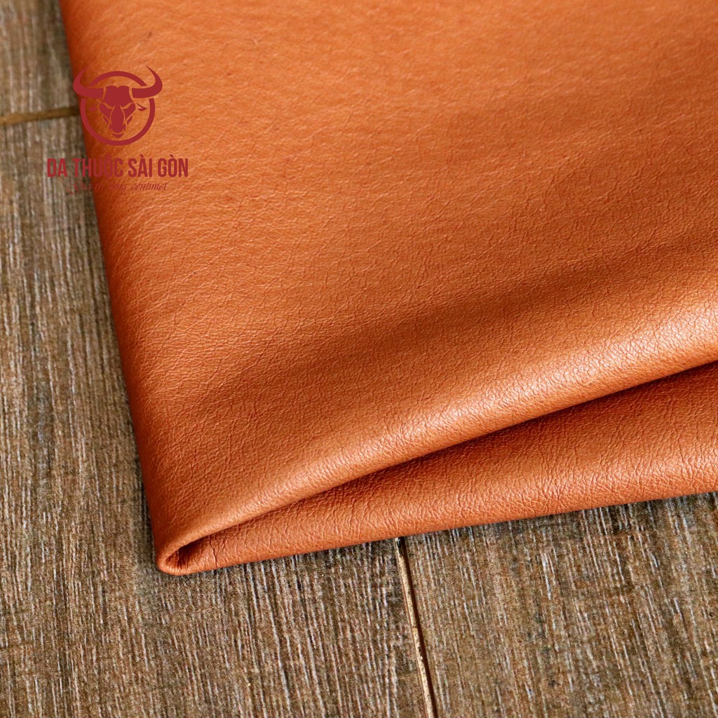 Da heo mặt cật màu nâu bò độ dày 0.6mm đến 0.8mm thương hiệu Da Thuộc Sài Gòn - Da thuộc làm ví