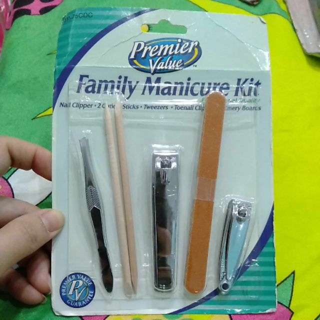 [Hàng mua tại Mỹ] Bộ dụng cụ làm đẹp Premier Value Family manicure kit