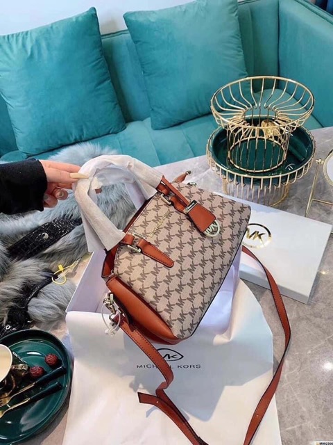 Túi Michael Kors Hàng Xuất Chuẩn Auth