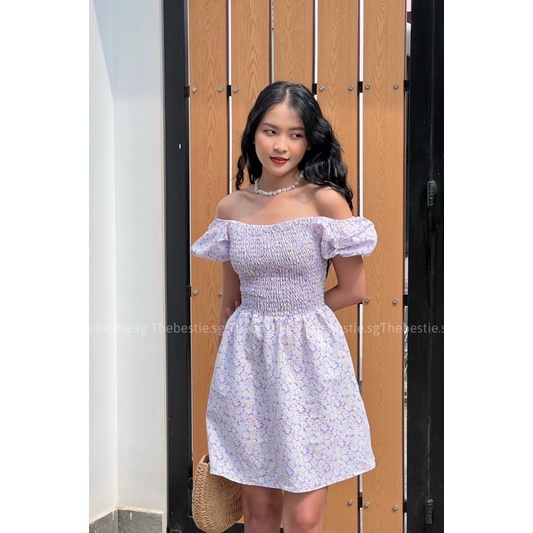 Váy hoa nhí hở lưng