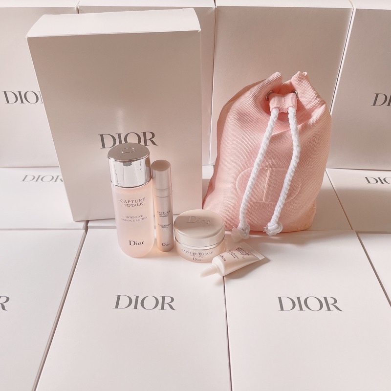 Set Dior Capture Totale 4 món kèm túi mỹ phẩm hãng mùa mới