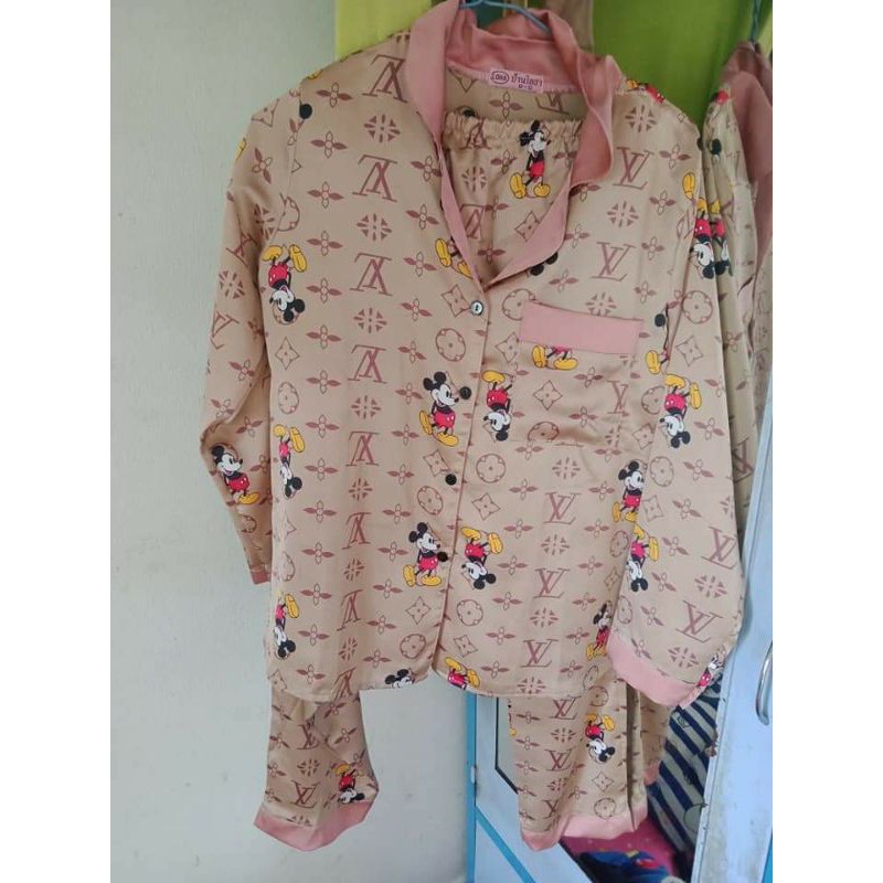 Bộ pijama Lụa Satin Hình Chuột Mickey ( Tay Dài + Quần Dài )