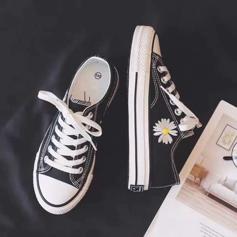 Sneaker nữ, giày nữ đẹp hoa cúc thiết kế thanh lịch, phối được nhiều đồ đủ size 36-39 mã CT158