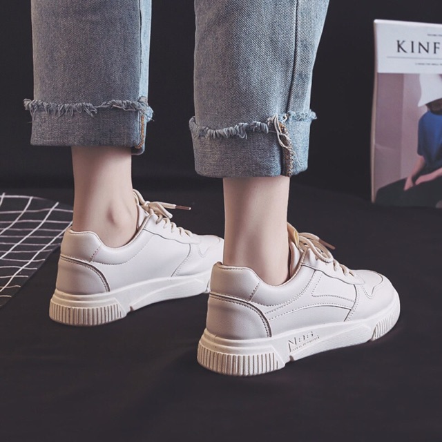 Giày thể thao nữ