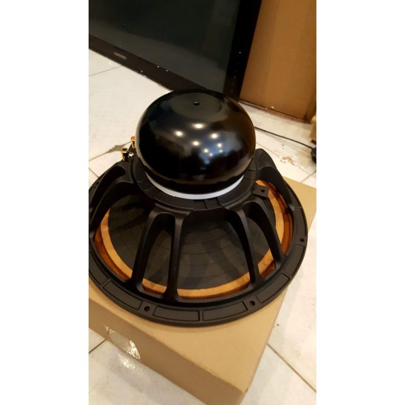 Toàn dải bass  30cm .giá đưa lên là 1 đôi
