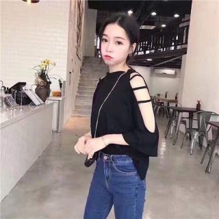 Áo xẻ vai tay lỡ