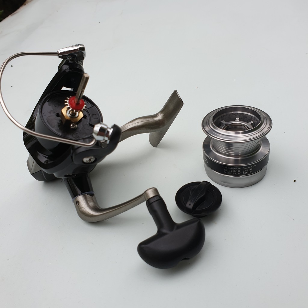 Siêu bền Máy câu cá DAIWA STRIKEFORCE 2500-B Và DAIWA STRIKEFORCE 4000-B