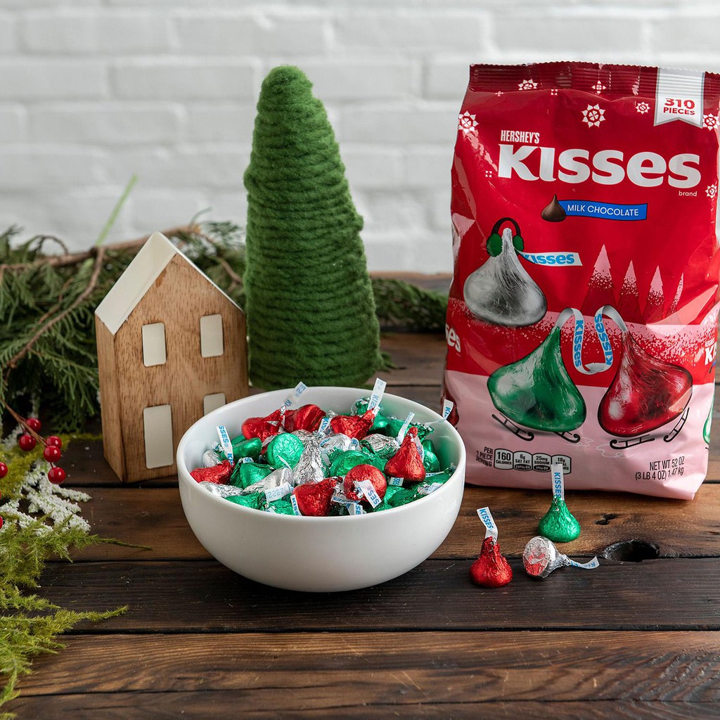 KẸO SOCOLA HERSHEY'S KISSES HOLIDAY MILK CHOCOLATES MỸ 310 VIÊN