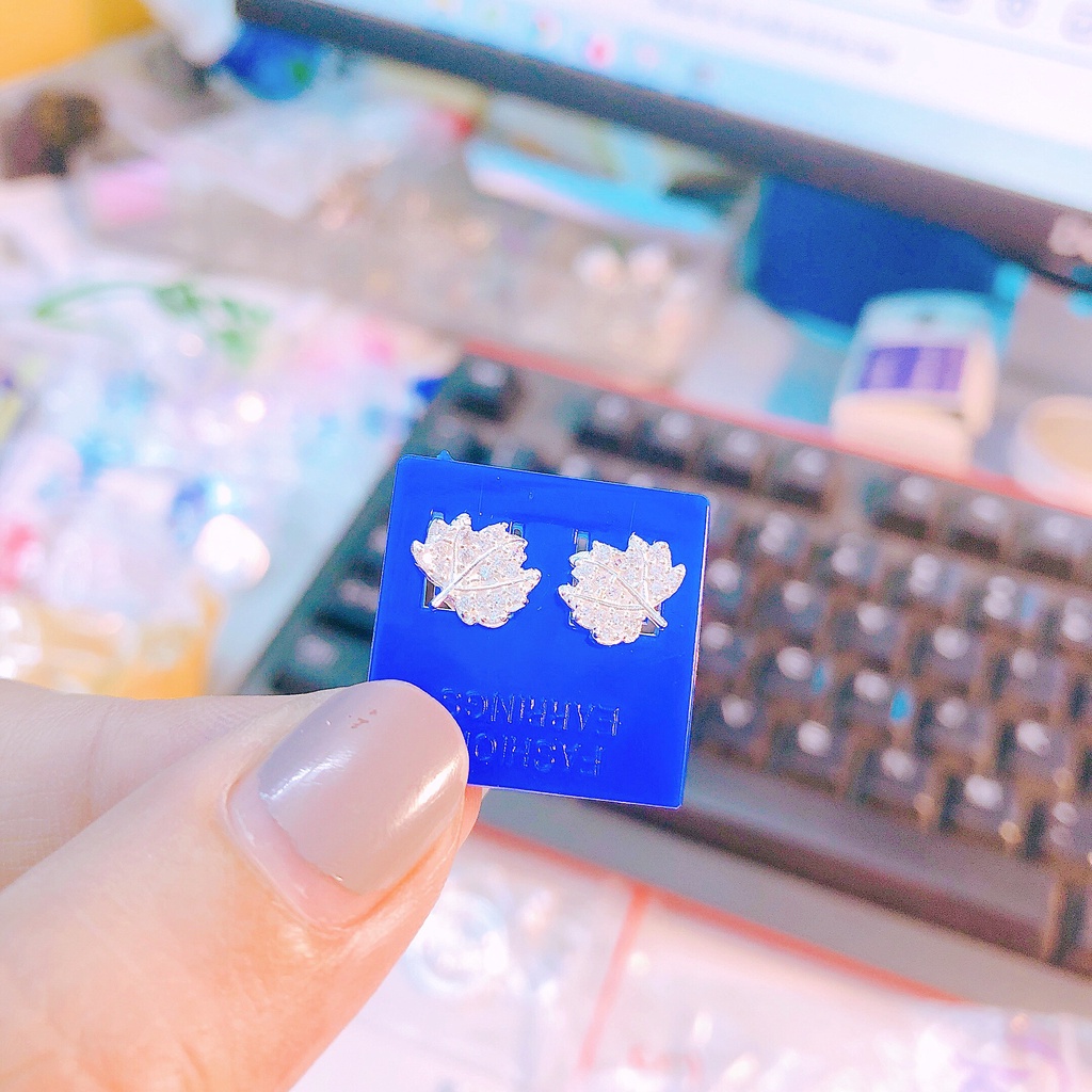 Bông tai bạc ta nhỏ xinh hình chiếc lá gắn đá sáng lấp lánh - Khuyên bạc Bibi