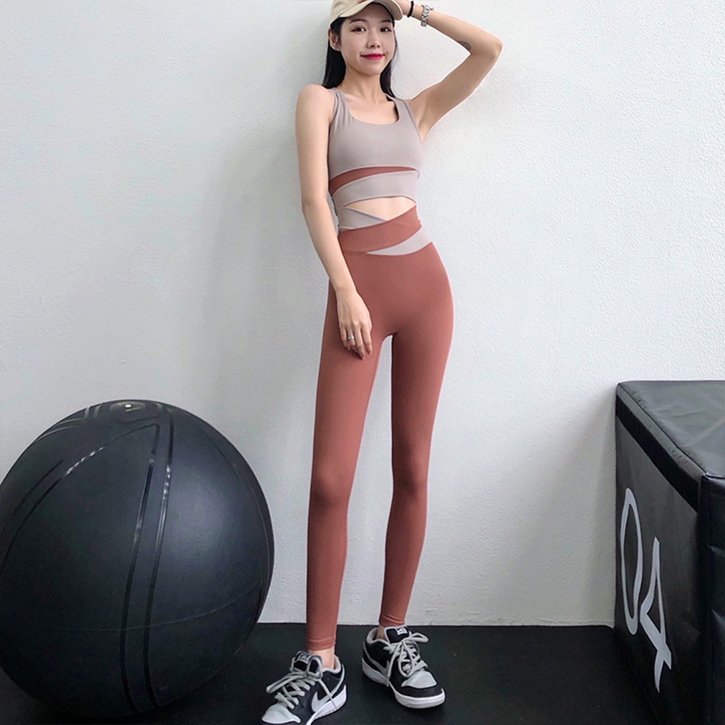 Bộ đồ tập gym yoga nữ tập gym yoga nữ cao cấp AMIN AM052 quần lửng vải cao cấp 25% spandex co dãn 4 chiều