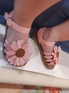 Sandal hoa cho bé cực xinh iu