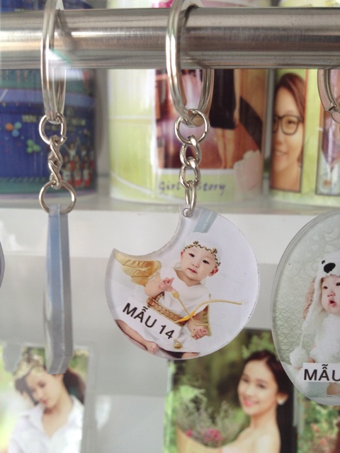 Combo 5, 8, 10, 11 móc khoá mica in hình