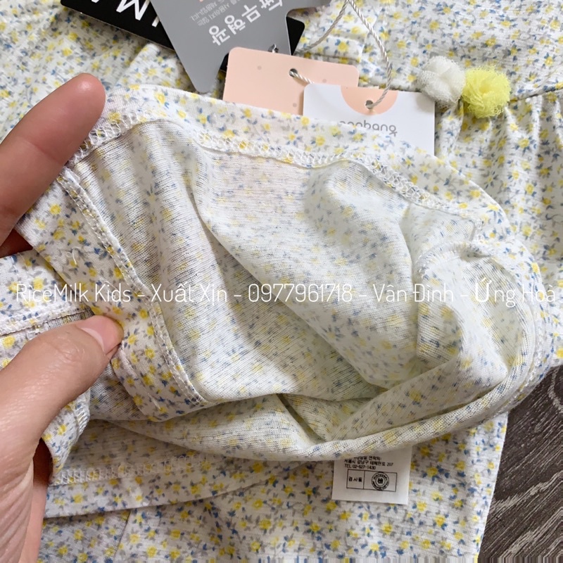 Bộ cotton giấy cho bé gái hoa nhí vàng xuất Hàn