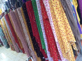 Áo dài hoa nhí