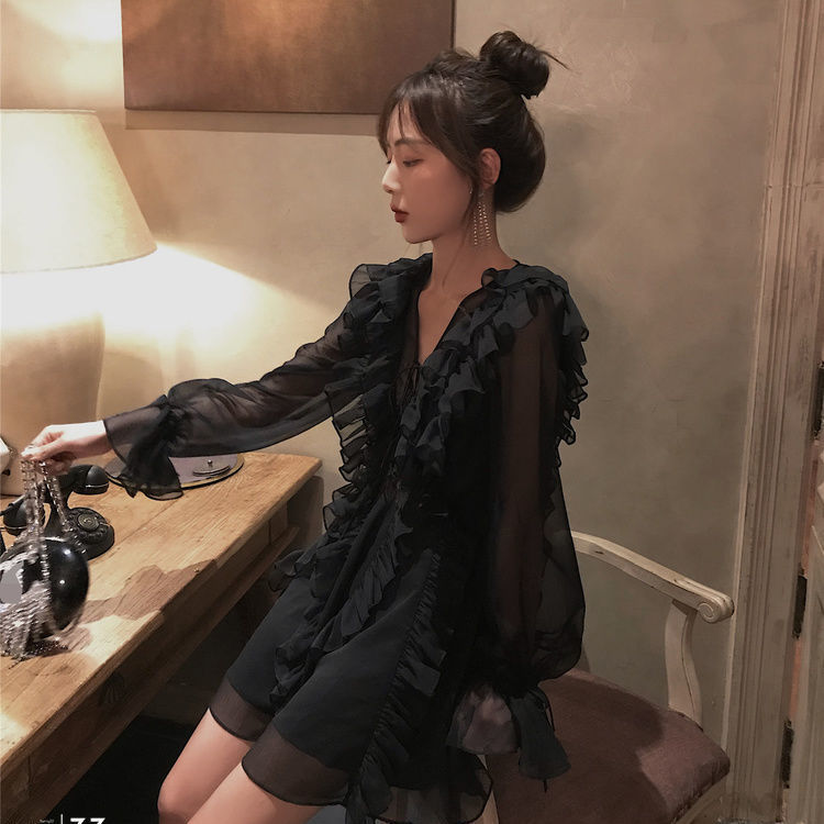 Đầm cổ chữ V màu trắng thiết kế mới thời trang dành cho nữ 2022 | BigBuy360 - bigbuy360.vn