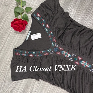 Áo Thun Cổ V Thêu XK