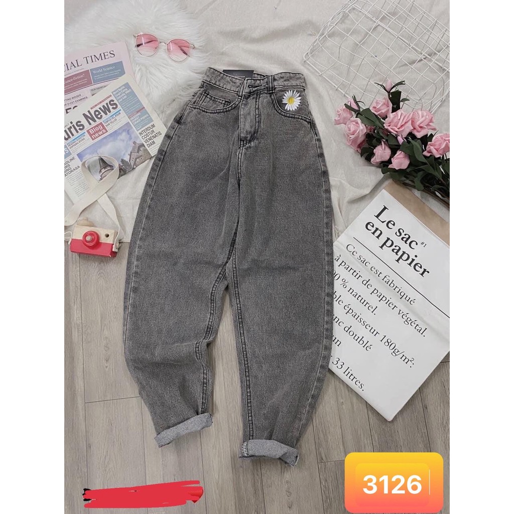 Quần jean nữ dáng baggy có thêu hoa cúc hottrend trên túi - Quần jean baggy cạp cao - CM Shop