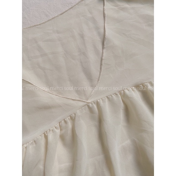 Áo babydoll cổ V tay bồng voan