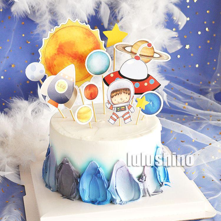Set que cắm phi hành gia LEO