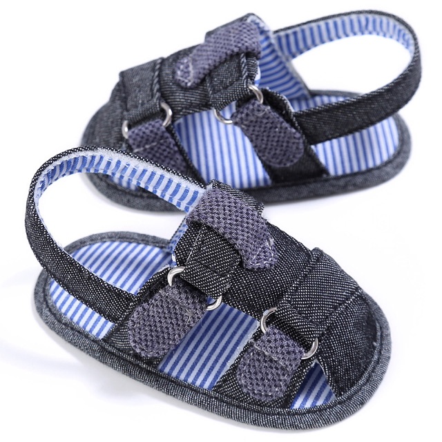 Giày sandal tập đi cho bé